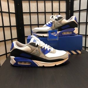 Nike Air Max 90 - size 9
